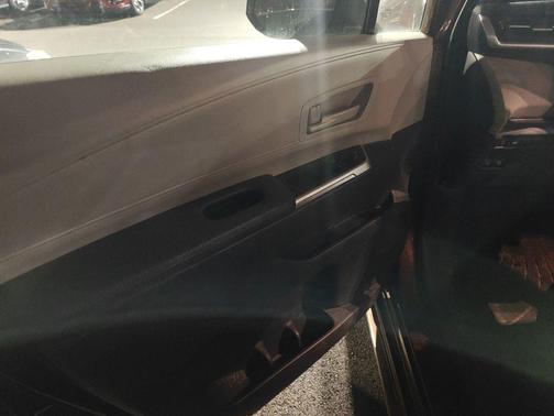 2023 Toyota Sienna LE