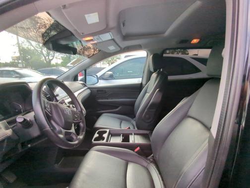 Crystal Black Pearl 2022 Honda Odyssey EX-L