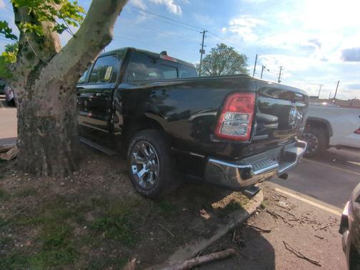 Diamond Black Crystal Pearlcoat 2019 RAM 1500 Big Horn
