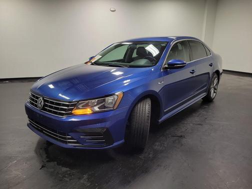 2017 Volkswagen Passat 1.8T R-Line w/Comfort