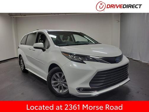 Wind Chill Pearl 2022 Toyota Sienna XLE