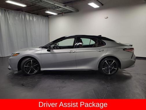 Midnight Black Metallic 2019 Toyota Camry XSE