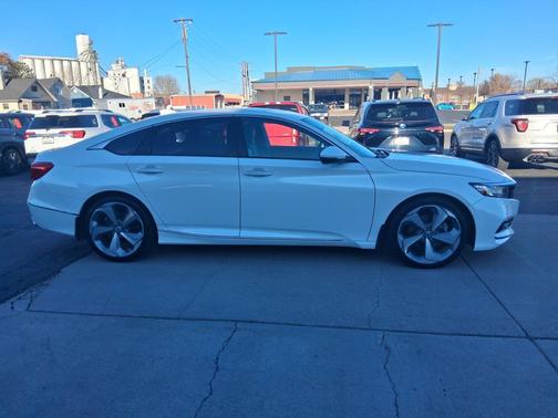 2018 Honda Accord Touring 2.0T