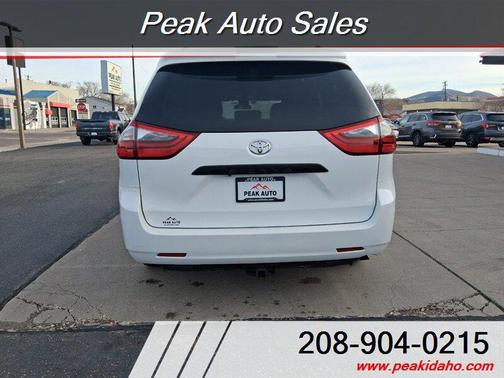 2020 Toyota Sienna SE