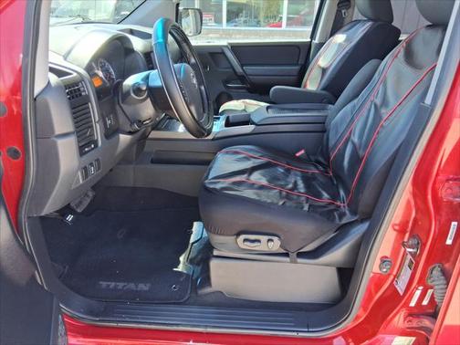 2010 Nissan Titan SE