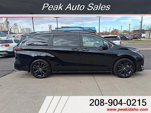 2022 Toyota Sienna XSE 7 Passenger