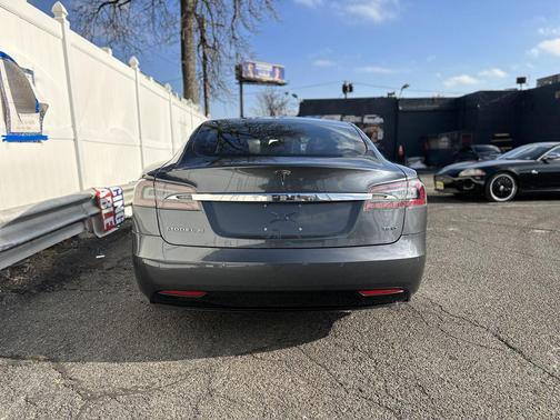 2017 Tesla Model S 75D