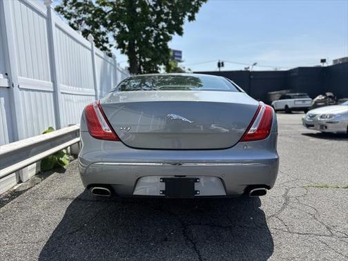 2012 Jaguar XJ Base