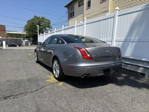 2012 Jaguar XJ Base