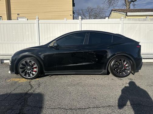 2022 Tesla Model Y Performance Dual Motor All-Wheel Drive