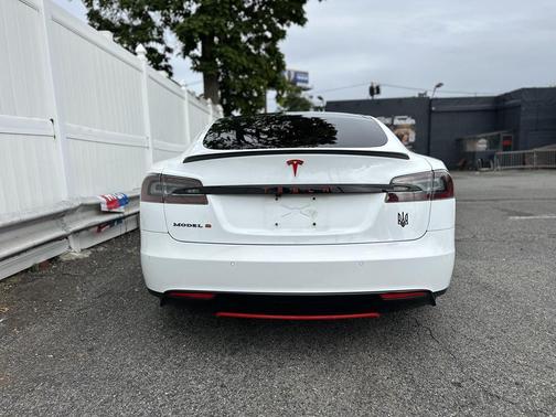 2015 Tesla Model S 70D
