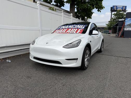 Pearl White Multi-Coat 2021 Tesla Model Y Standard Range Rear-Wheel Drive
