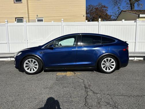 2017 Tesla Model X 75D