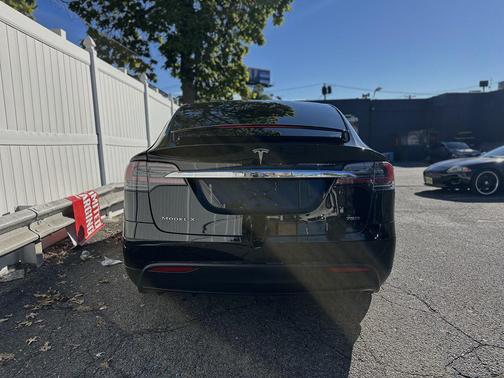 2016 Tesla Model X 75D FREE SUPERCHARGER
