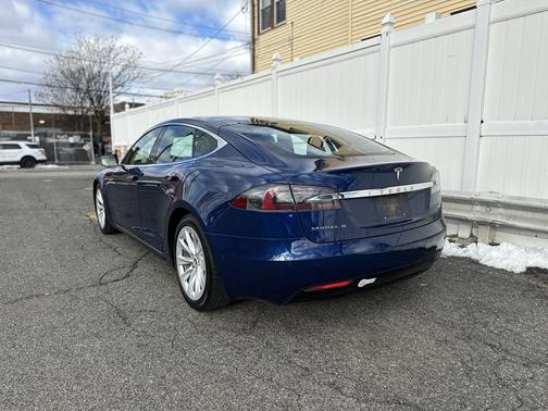 2017 Tesla Model S 90D