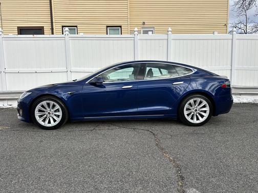 2017 Tesla Model S 90D