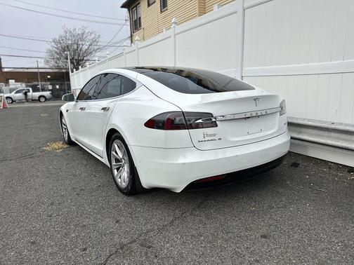 2016 Tesla Model S 75D