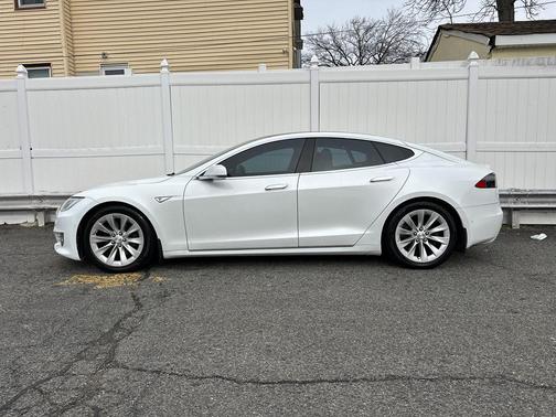 2016 Tesla Model S 75D