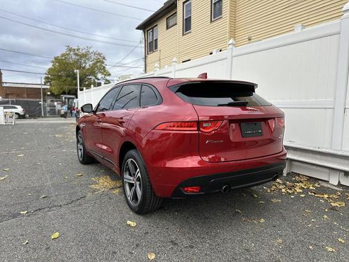 2017 Jaguar F-PACE 35t R-Sport