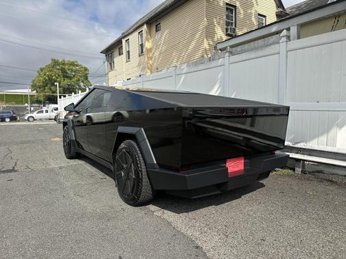 2024 Tesla Cybertruck Cyberbeast