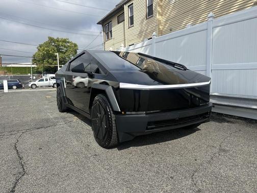 2024 Tesla Cybertruck Cyberbeast