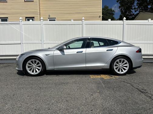 2016 Tesla Model S 90D