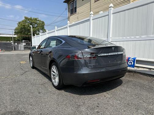 2016 Tesla Model S 75D