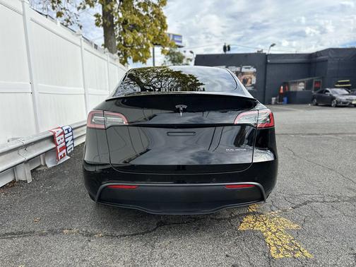 2021 Tesla Model Y Performance Dual Motor All-Wheel Drive
