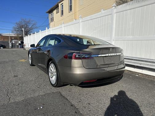 2016 Tesla Model S 75D