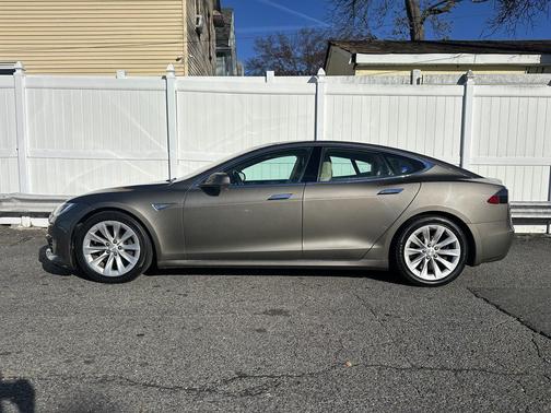 2016 Tesla Model S 75D