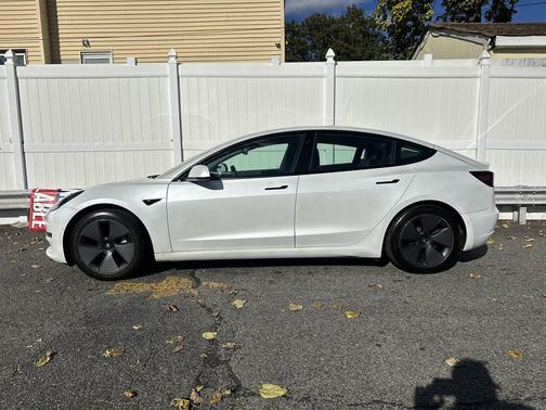 2021 Tesla Model 3 Standard Range Plus