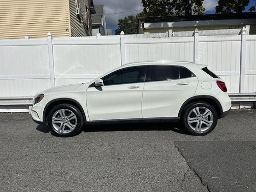 2017 Mercedes-Benz GLA 250 Base