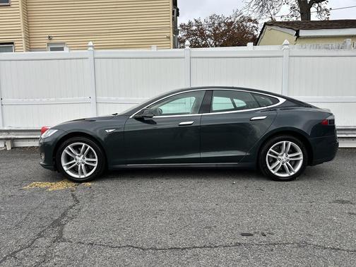 2014 Tesla Model S 85