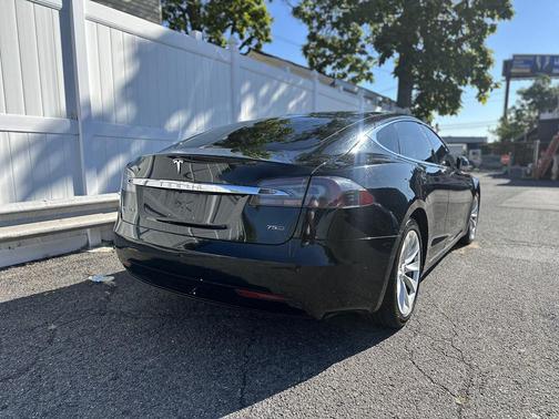 2018 Tesla Model S 75D