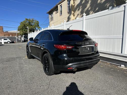 2010 INFINITI FX35 Base