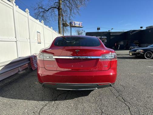 2015 Tesla Model S 85D