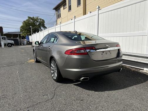 2009 Jaguar XF Premium Luxury