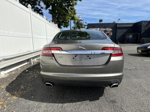 2009 Jaguar XF Premium Luxury