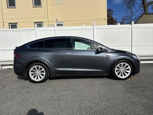 2016 Tesla Model X 75D FREE SUPERCHARGER