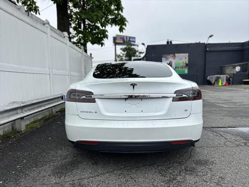 2015 Tesla Model S 70D