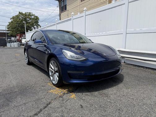Deep Blue Metallic 2018 Tesla Model 3 Long Range