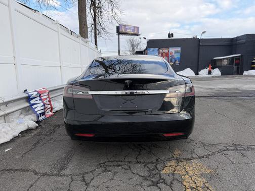 2017 Tesla Model S 75D
