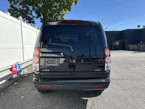 2011 Land Rover LR4 Base
