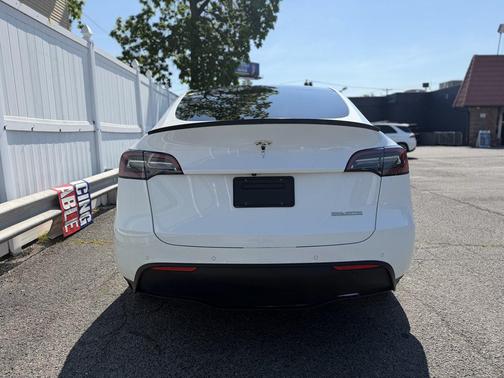 Pearl White Multi-Coat 2022 Tesla Model Y Long Range Dual Motor All-Wheel Drive