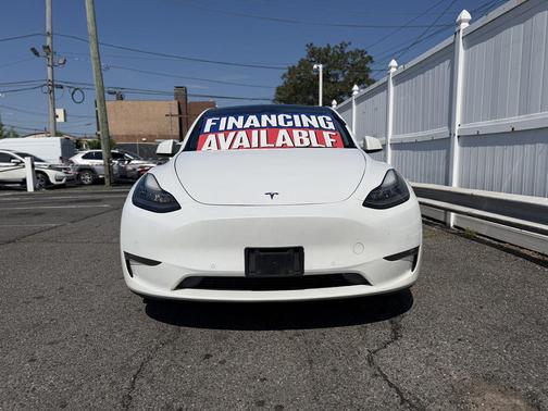 Pearl White Multi-Coat 2022 Tesla Model Y Long Range Dual Motor All-Wheel Drive
