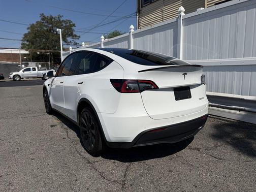 Pearl White Multi-Coat 2022 Tesla Model Y Long Range Dual Motor All-Wheel Drive
