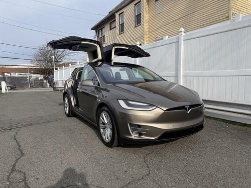 BROWN 2016 Tesla Model X 90D