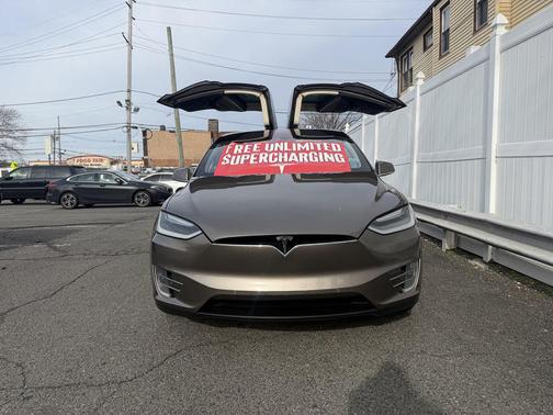 BROWN 2016 Tesla Model X 90D