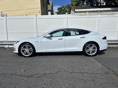 2015 Tesla Model S 70D