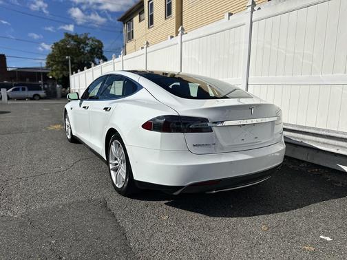 2015 Tesla Model S 70D